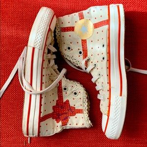 vintage bow converse // cream, rose red, gold